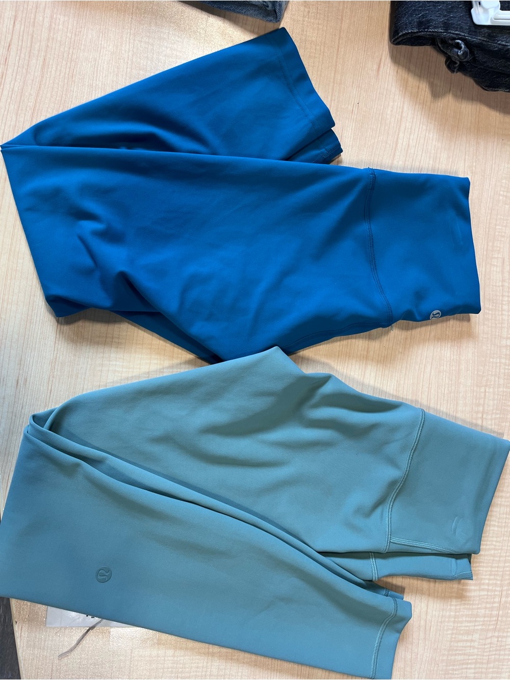 lululemon athletica Wunder train teal and blue leggings